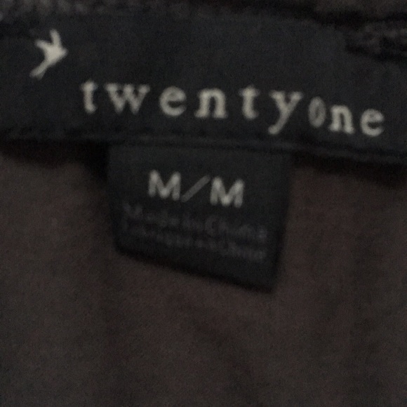 NWOT⭐️Fun glitter top - Picture 3 of 3